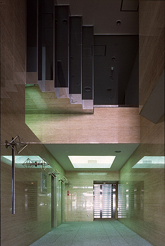 �G���g�����X�z�[��